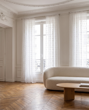 Voilage Luma – salon haussmannien à la lumière du matin