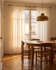 Voilage Luma – salle à manger, lumière de fin de journée