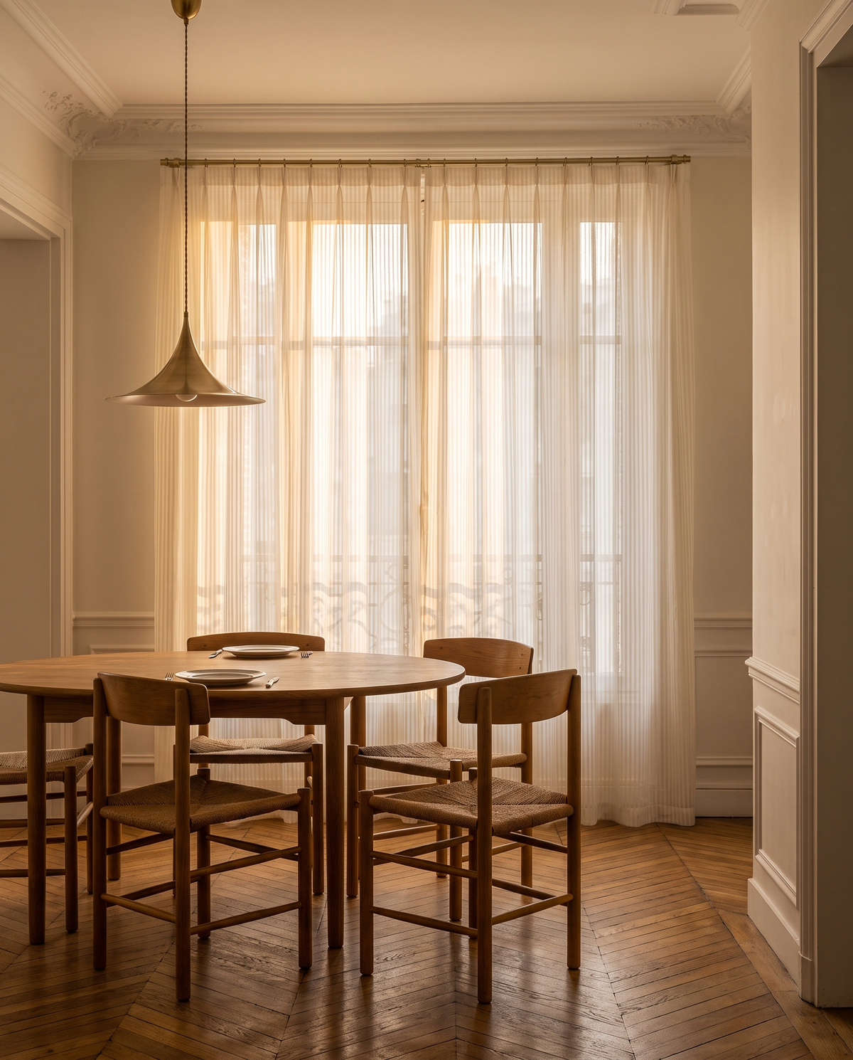 Voilage Sillage – salle à manger, lumière de fin de journée