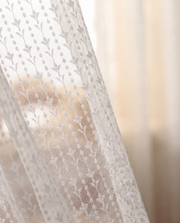 Voilage Alba – détail de la broderie
