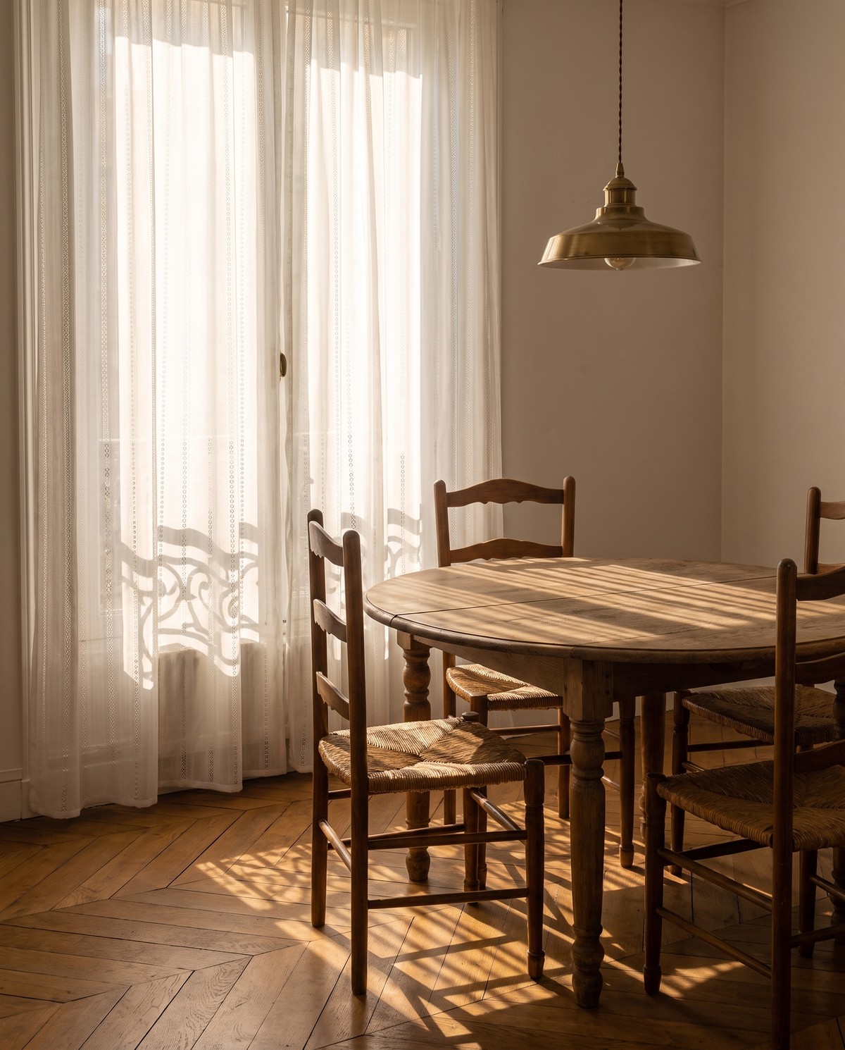 Voilage Hana – salle à manger, lumière de fin de journée