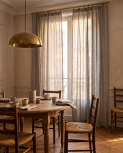 Tamisant Andalou — dans une salle à manger
