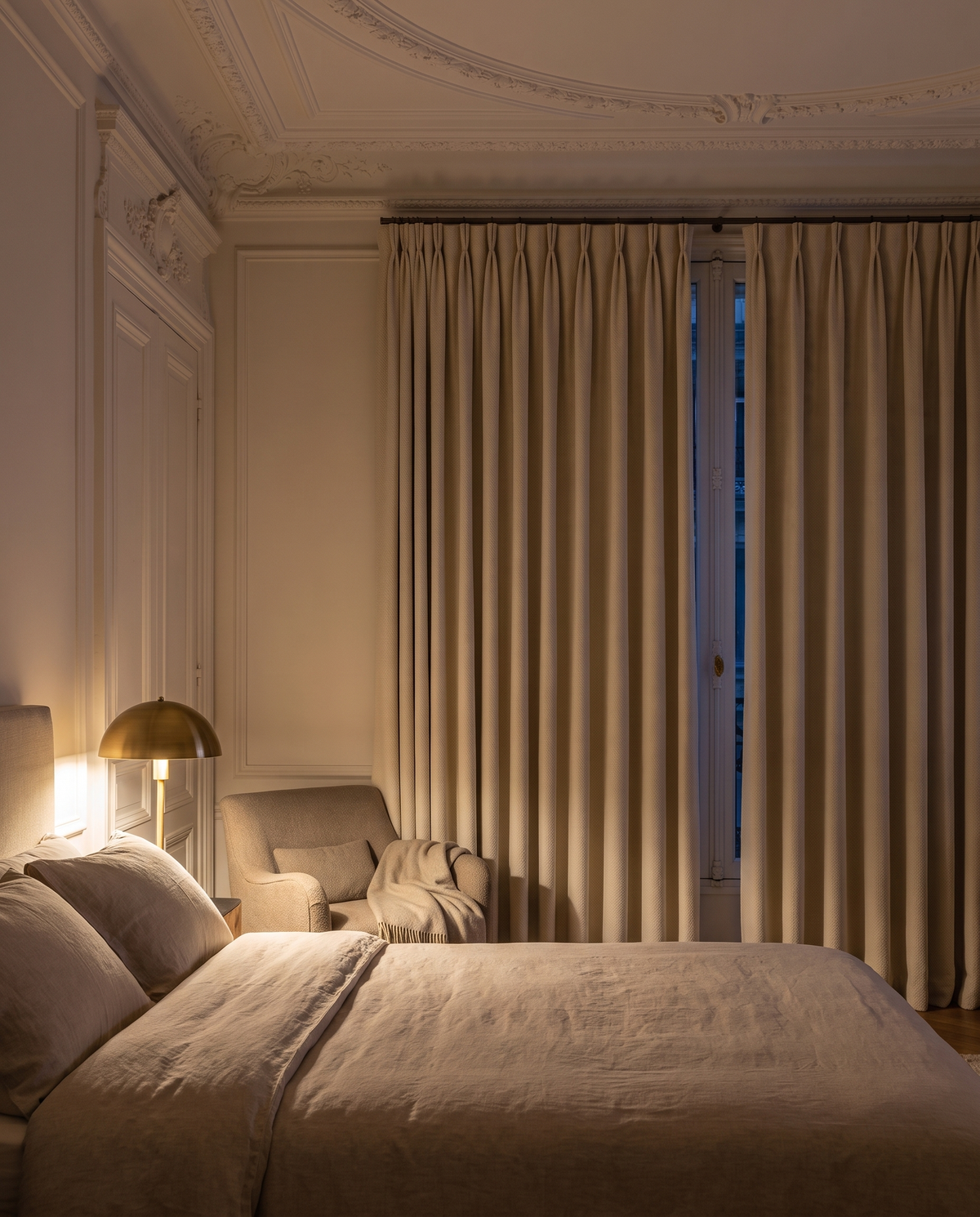 Occultant Auria — dans une chambre