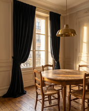 Occultant Ébène — dans une salle à manger